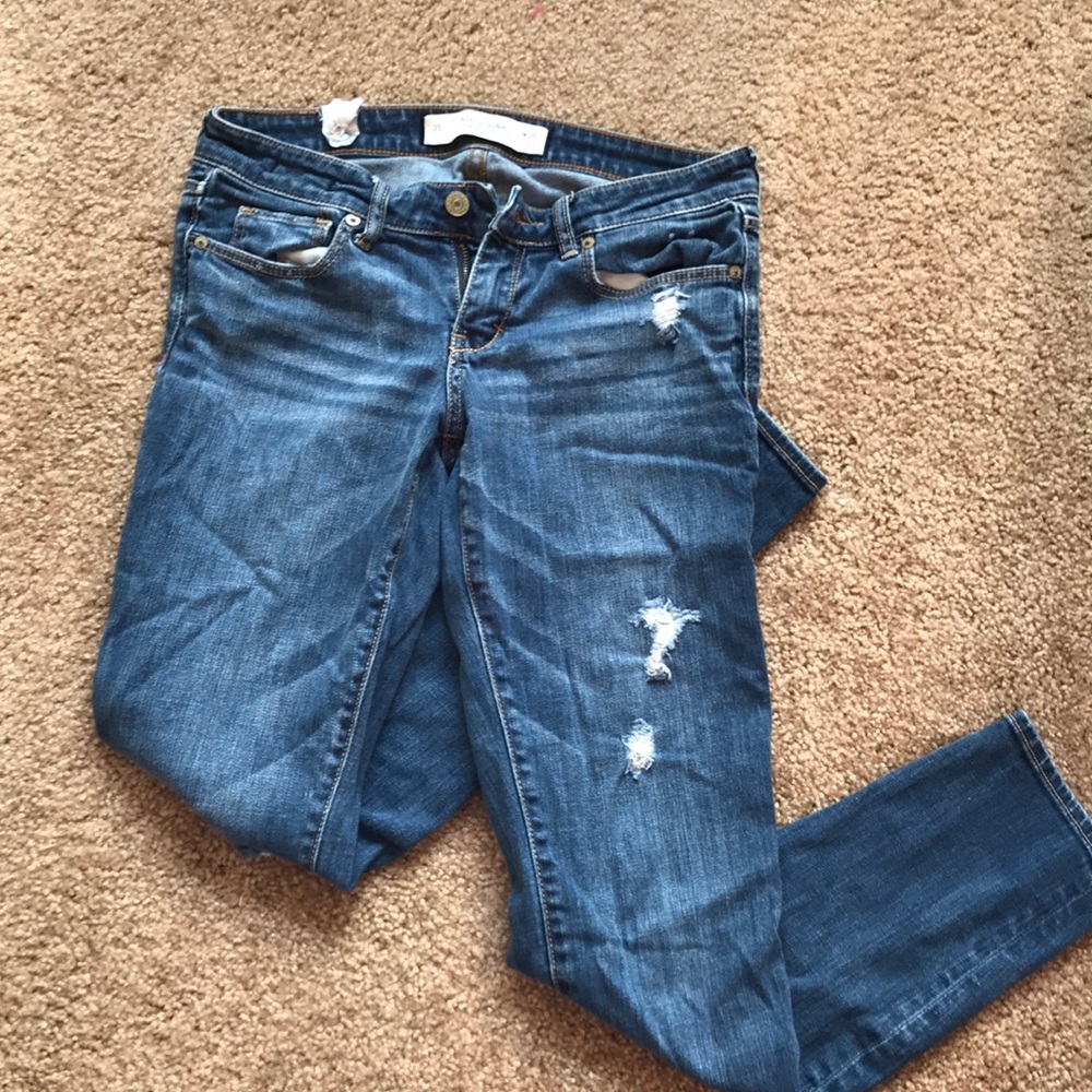 Abercrombie & Fitch Distressed Skinny Jeans